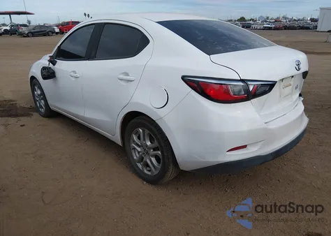 2017 Toyota Yaris Ia z USA, uszkodzony, nr VIN 3MYDLBYV2HY184655